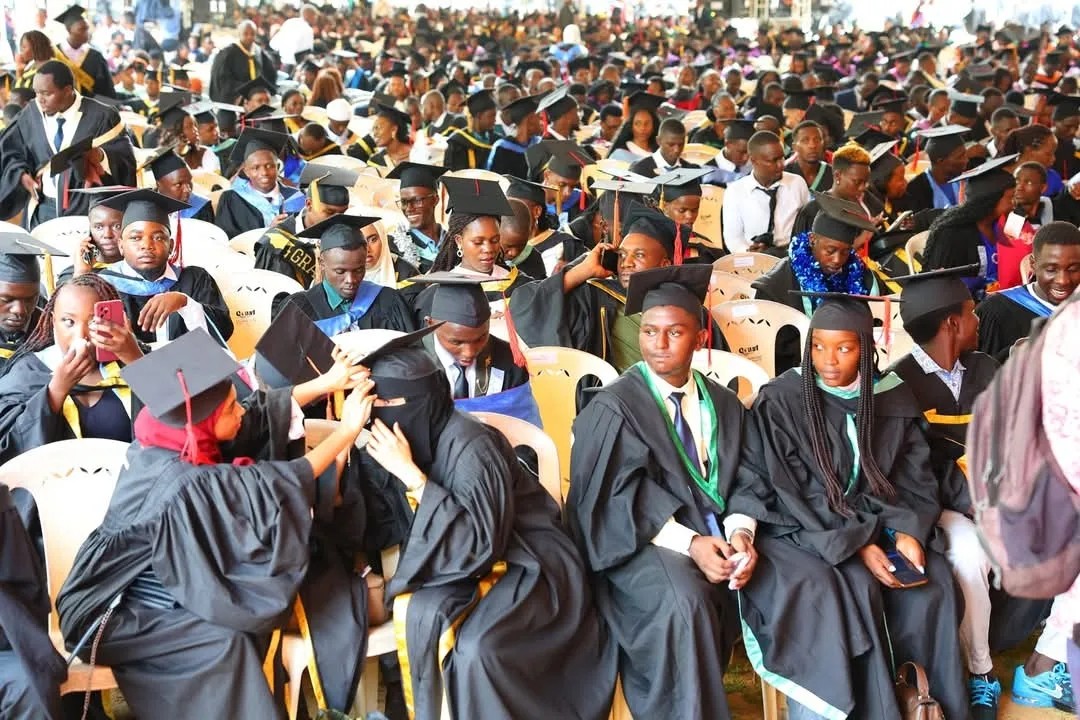 TUM Celebrates 4929 Graduates at the 11th Graduation Ceremony, Launches Strategic Plan and Historical Archive
