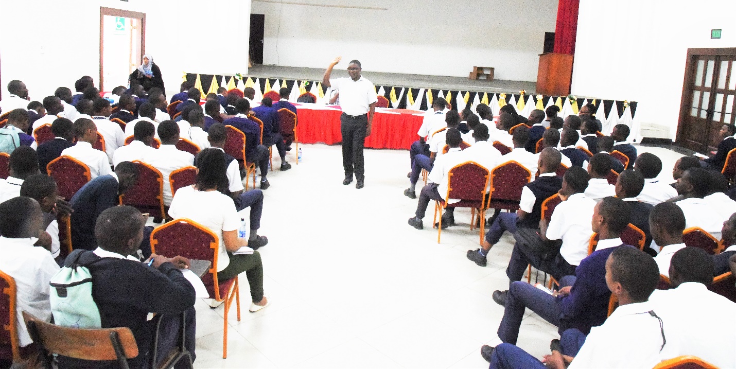 TUM MENTORS MAZERAS HIGH SCHOOL STUDENTS